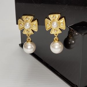 CLASSIC clip on earrings